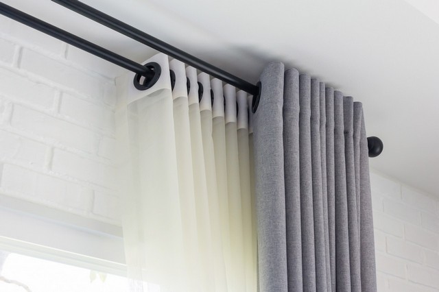 Curtain Fitters Mitcham, Mitcham Common, Pollards Hill, CR4